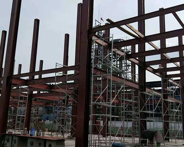 工业钢结构厂房安装：钢结构厂房它的优缺点是什么？