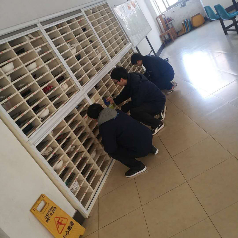 团支部开展“学雷锋”志愿活动