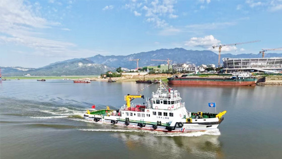 多功能救助船交付||江西内河救援再添利器