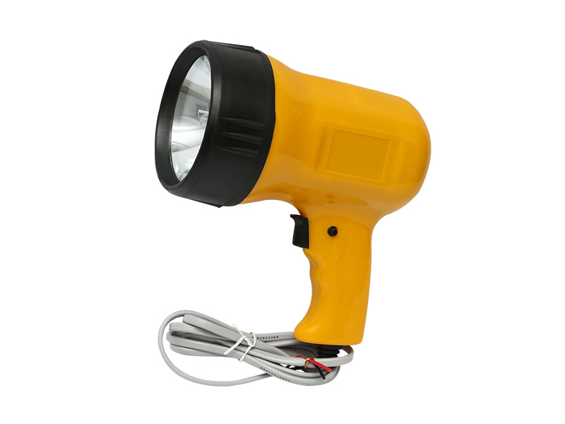 Why Choosing Solar Navigation Lights Enhances Boating Safety