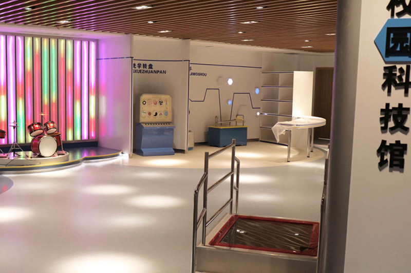 江陰市云亭小學(xué)科技館鋪設(shè)傳遞者橡膠地板