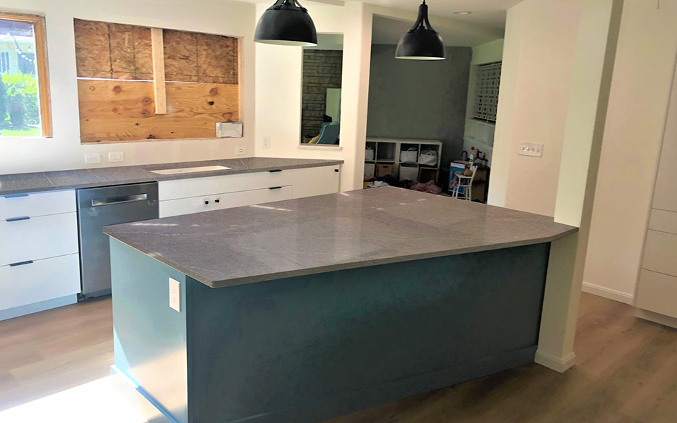 Quartz Calacatta Slab 4049-3