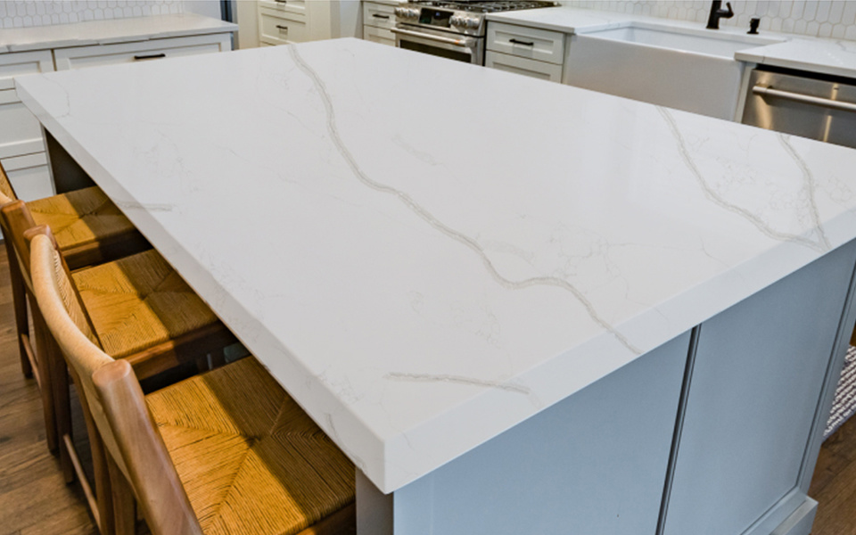 Calacatta Quartz Slab 8044