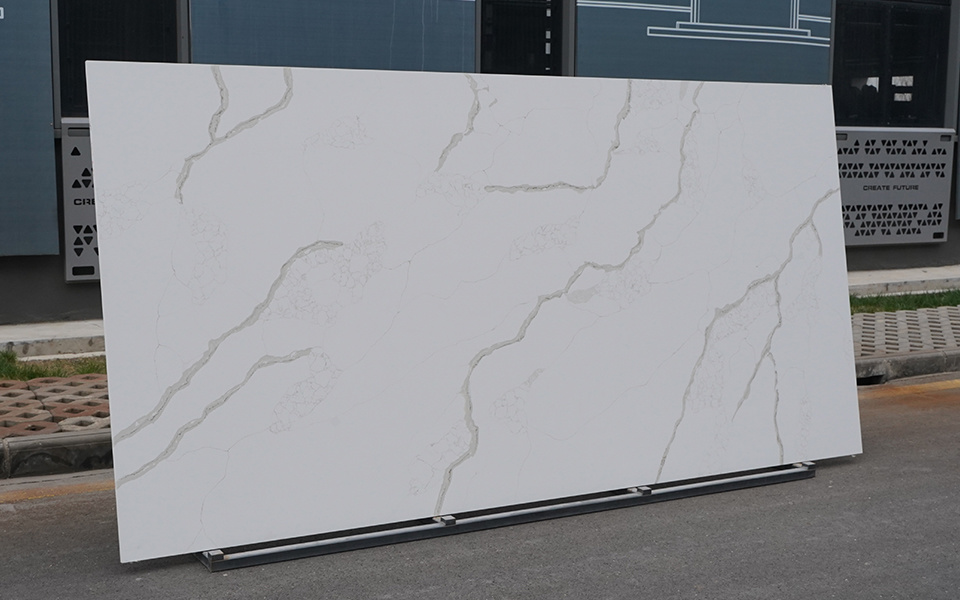 Quartz Calacatta Slab 8044