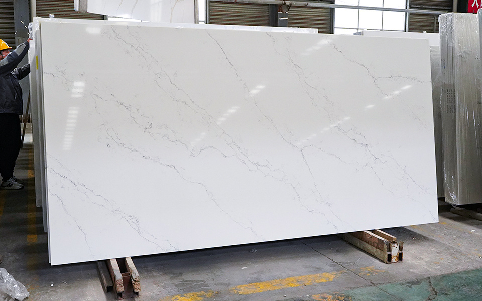 Quartz Calacatta Slab 6674