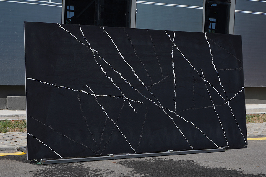 Quartz Calacatta Slab 9905