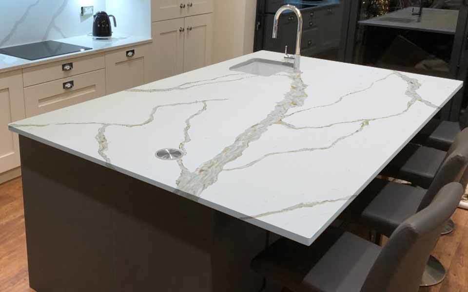 Calacatta Quartz Slab 7353