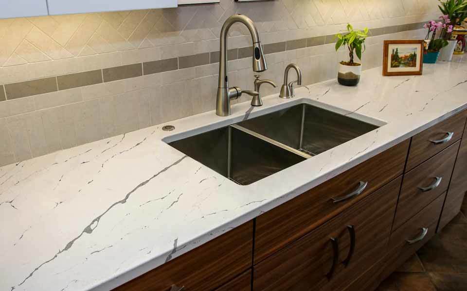 Calacatta Quartz Slab 6189