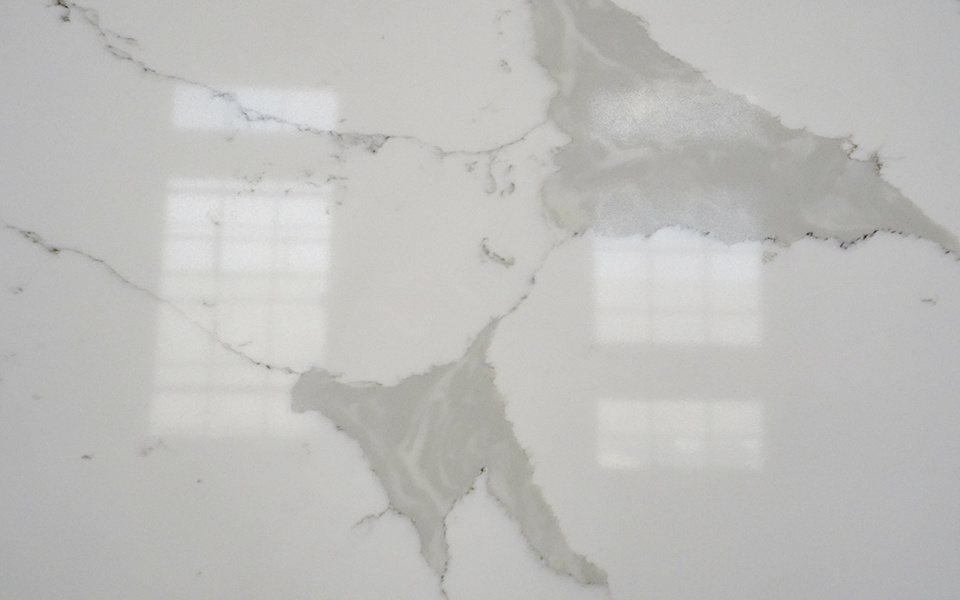 Quartz Calacatta Slab 18111