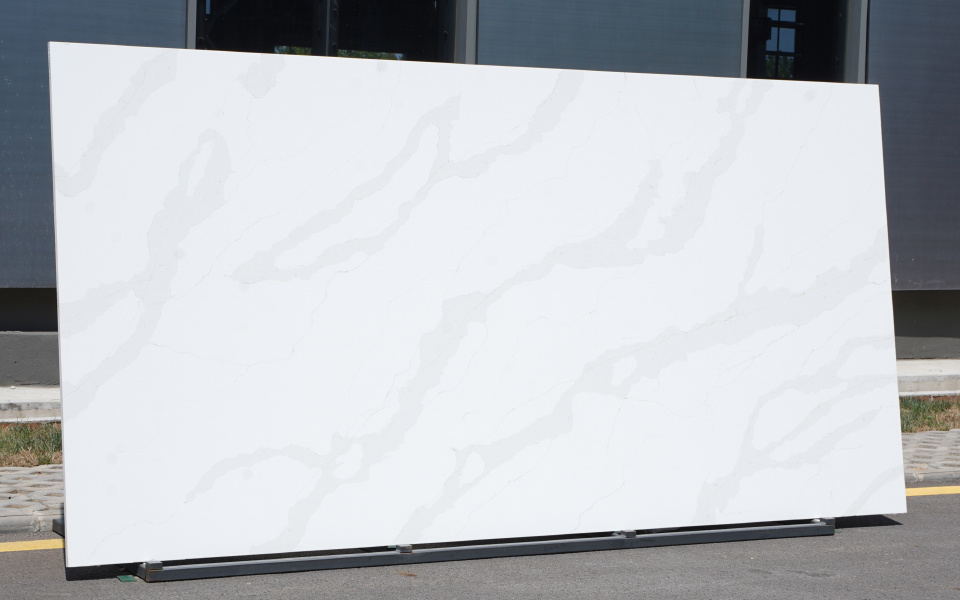 Quartz Calacatta Slab 067