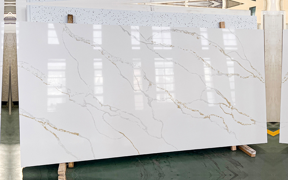 Quartz Calacatta Slab 7312