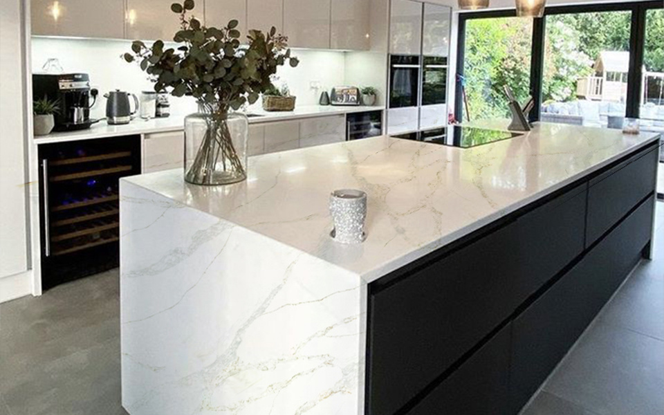 Quartz Calacatta Slab RH8235