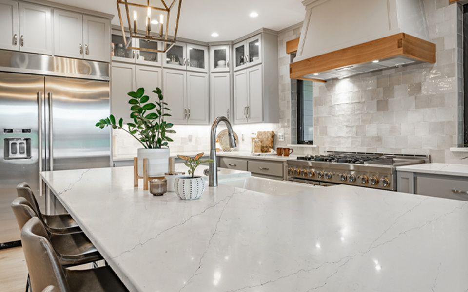 Quartz Calacatta Slab 6017