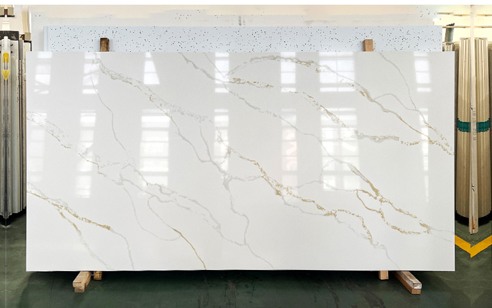 Quartz Calacatta Slab 7312