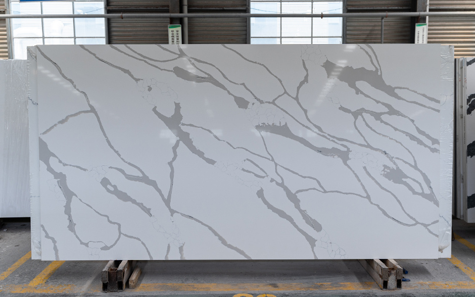 Calacatta Quartz Slab 7065