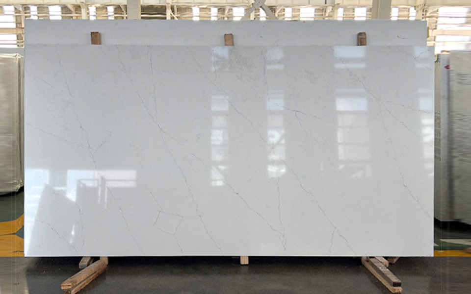 Quartz Calacatta Slab 6017
