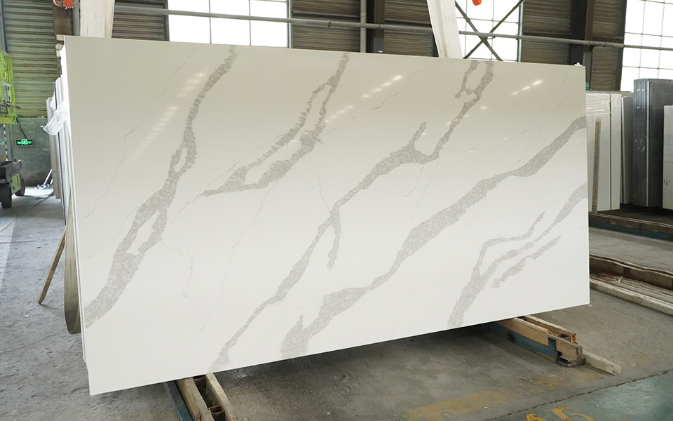 Quartz Calacatta Slab 8040
