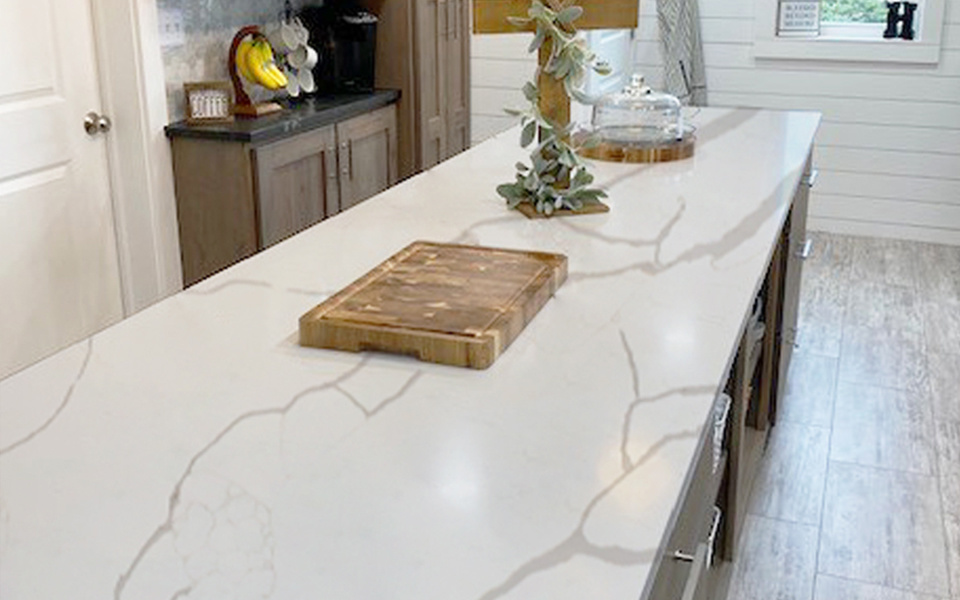 Calacatta Quartz Slab 1003