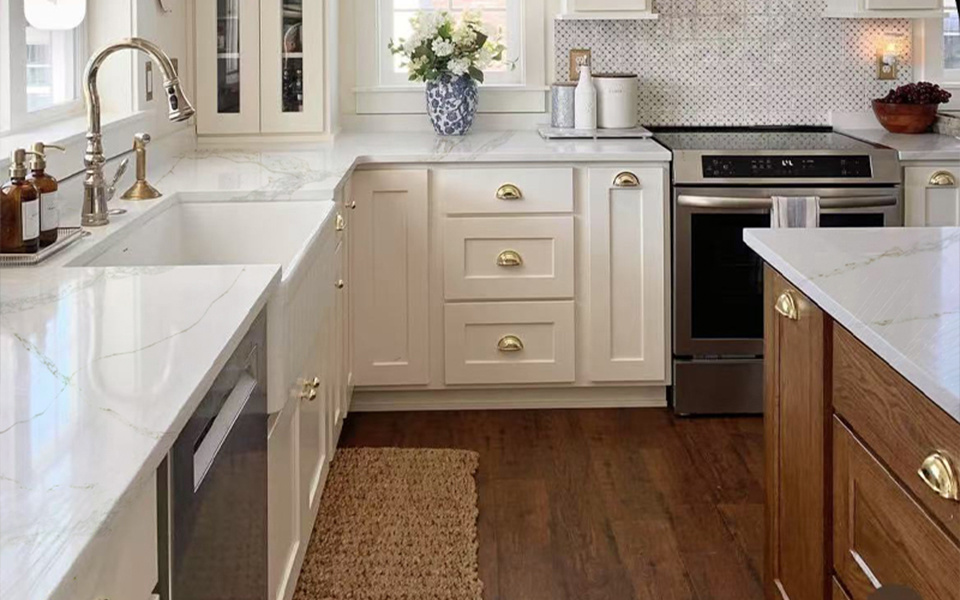 Quartz Calacatta Slab RH8235