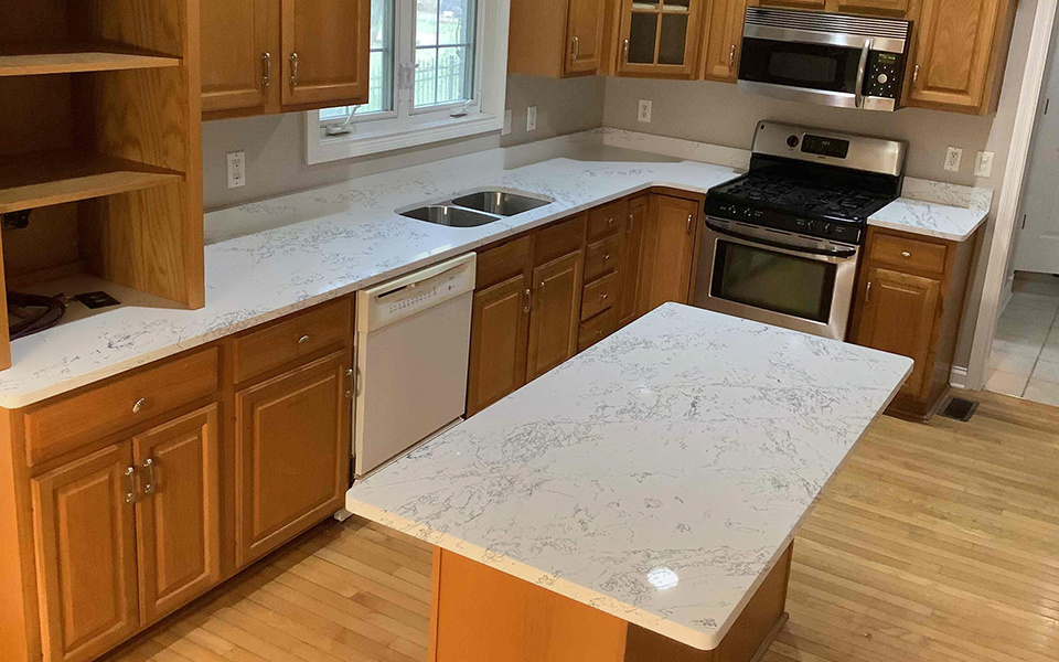 Quartz Calacatta Slab 9008