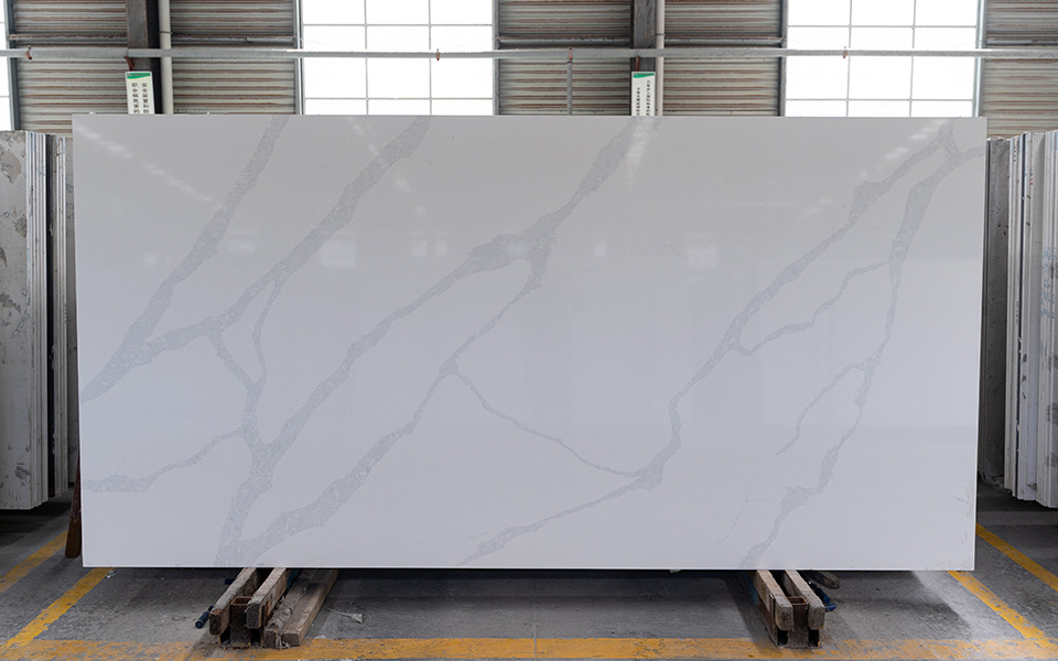 Calacatta Quartz Slab  7041