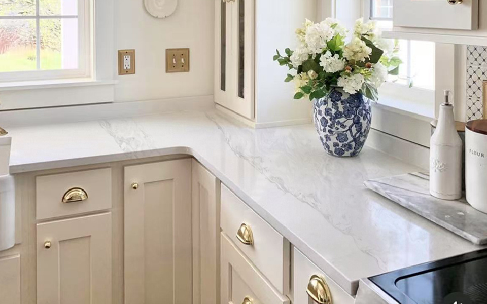 Quartz Calacatta Slab 2507