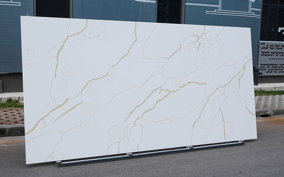 Quartz Calacatta Slab 1069