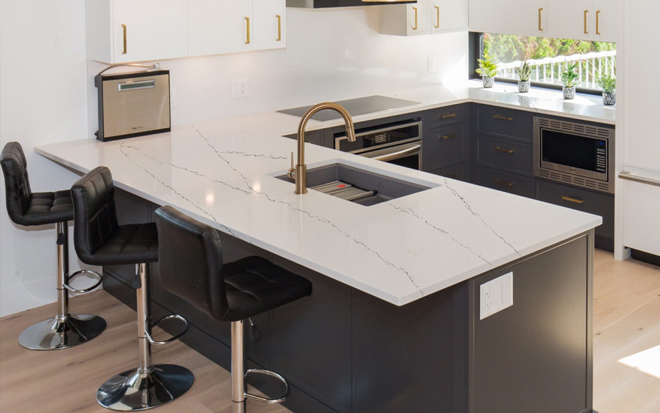 Quartz Calacatta Slab 9002-1