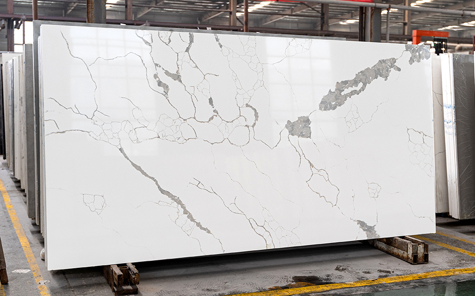 Calacatta Quartz Slab 1015