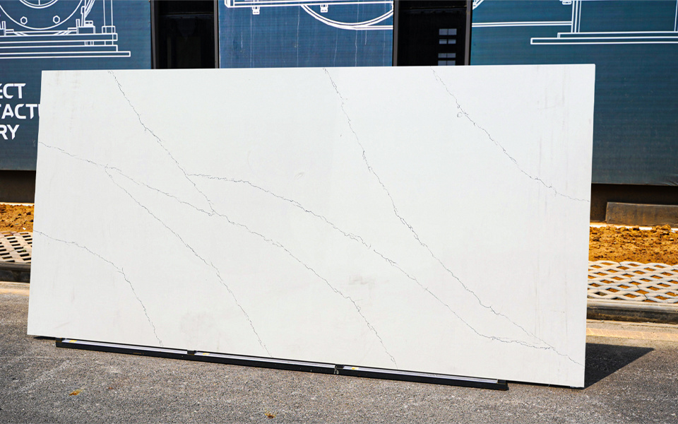 Quartz Calacatta Slab 9002-1