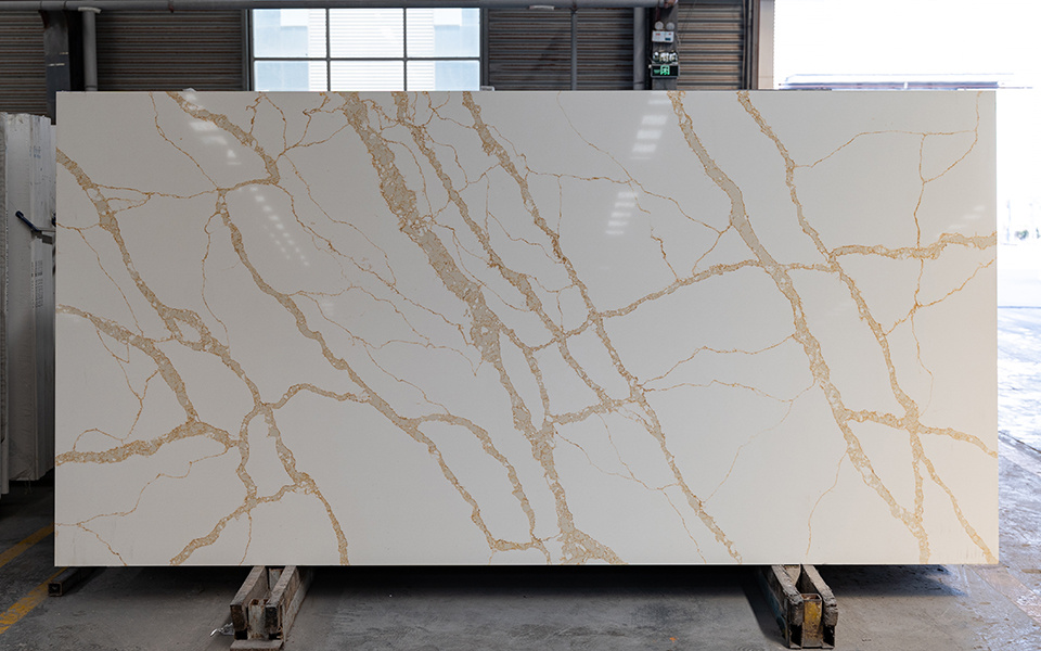 Calacatta Quartz Slab F002