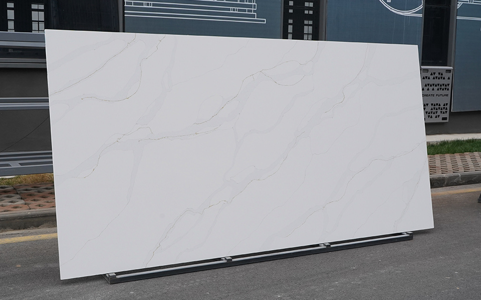 Quartz Calacatta Slab 3017