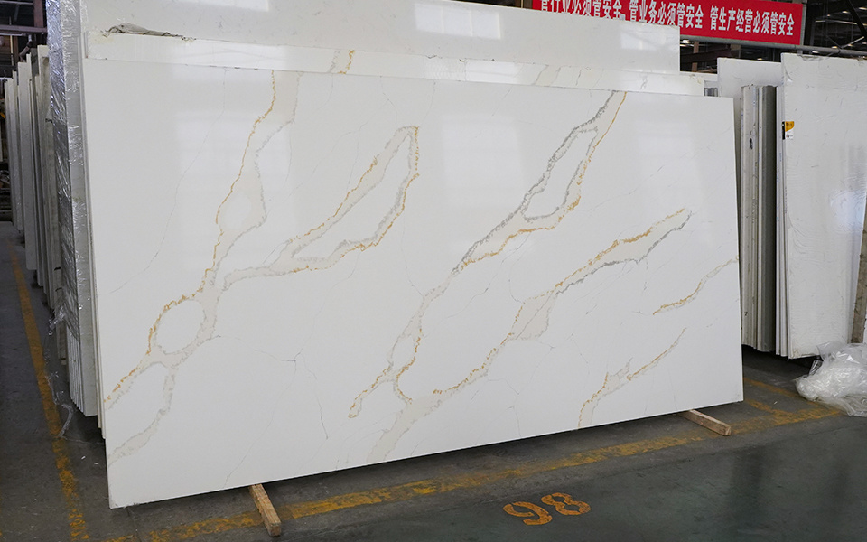 Quartz Calacatta Slab 3012