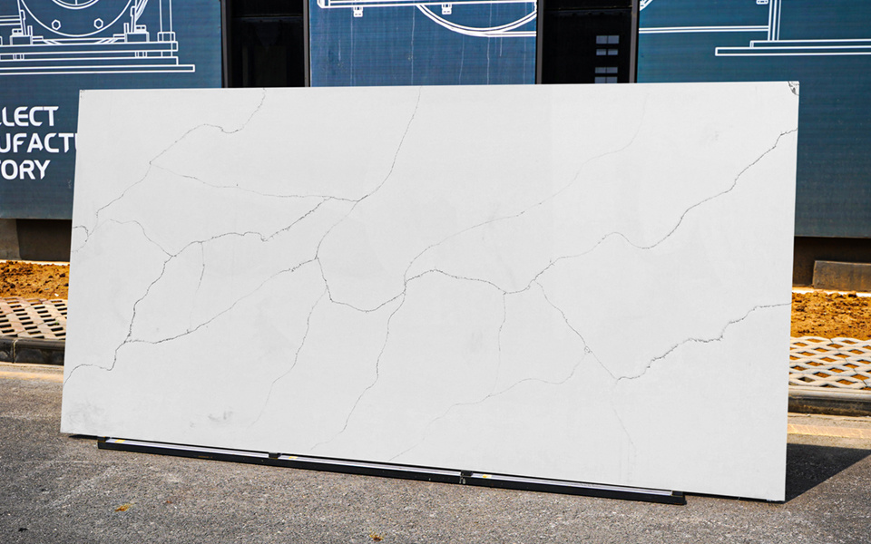 Quartz Calacatta Slab 9001