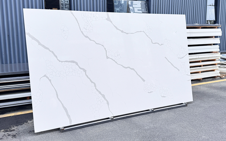 Quartz Calacatta Slab 6016