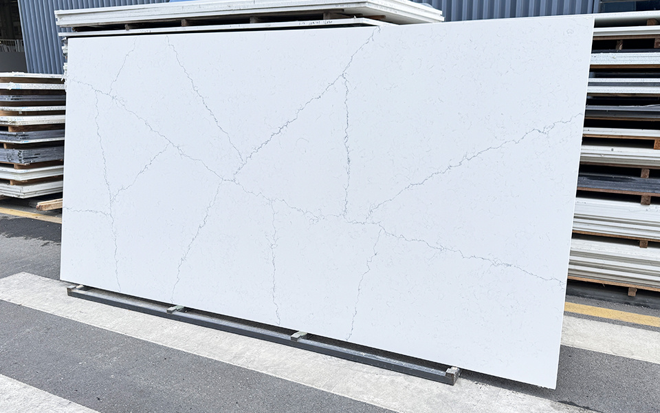 Quartz Calacatta Slab 5143
