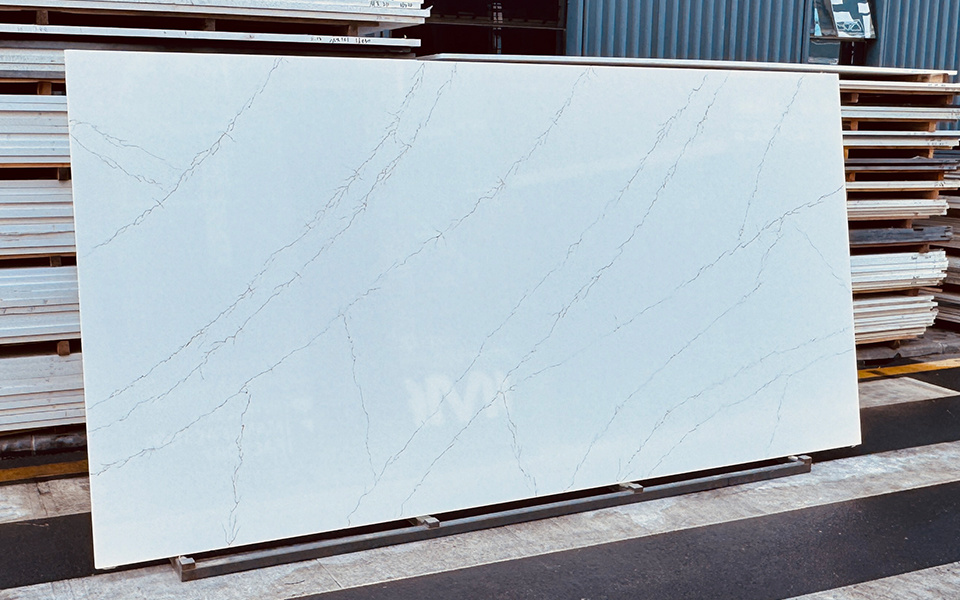 Quartz Calacatta Slab 7211 (gold)
