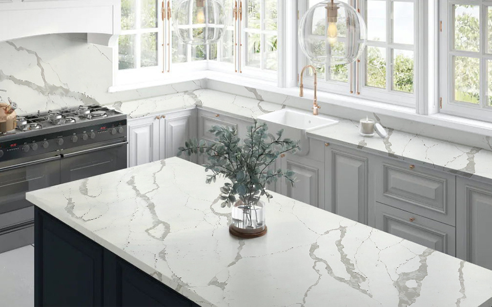 Quartz Calacatta Slab 18111
