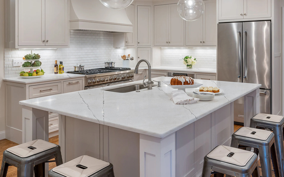 Quartz Calacatta Slab 9002-2