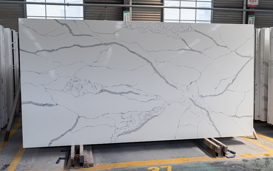 Calacatta Quartz Slab 7251