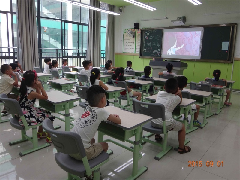 Jiansheng Furniture HY-0336 Elevated Desks and Chairs Longyan Education Bureau Primary School