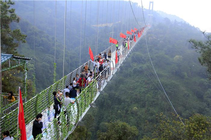  Glass Skywalk (8) 
