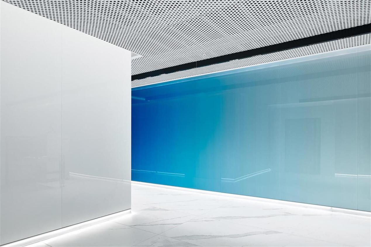Does gradient glass pressing increase the layering or not? Don't choose the wrong space, Shenzhen gradient glass factory
