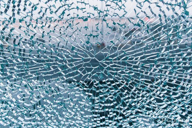  Selbstzerstörendes gehärtetes Glas (6) 