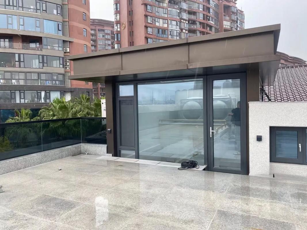  Villa floor-to-ceiling glass (7) 