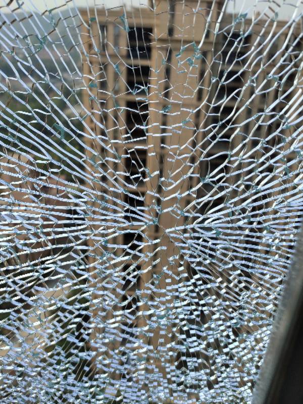 Self-Exploding Tempered Glass (2)