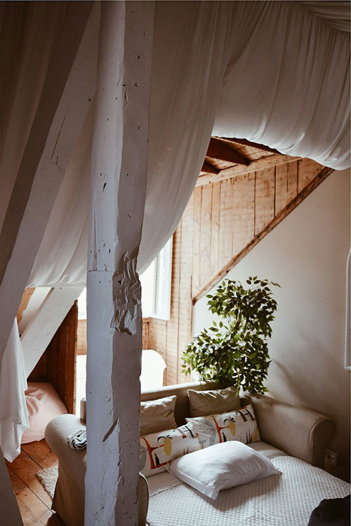 Various application scenarios of bed curtain