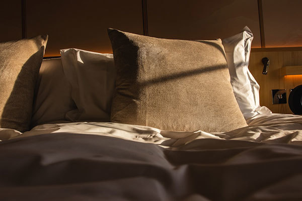 Multiple applications of hotel sheets in different scenarios