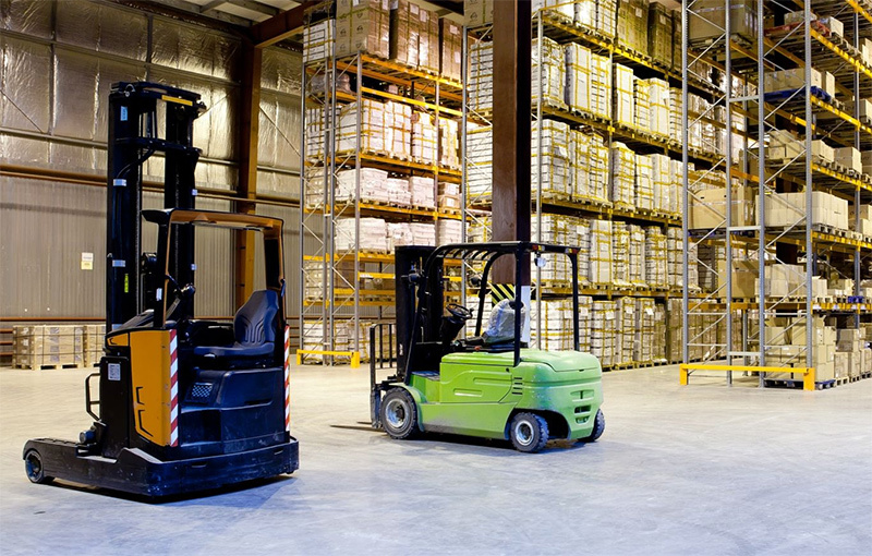 What are the advantages of forklift in use