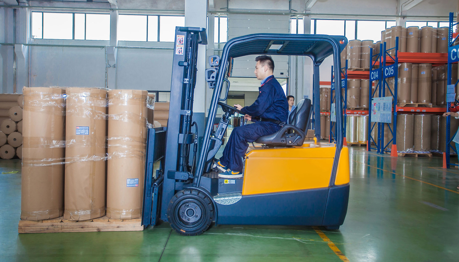 Maintenance of key parts of new energy forklift